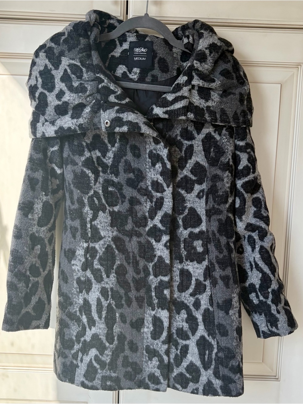Mossimo Black and Gray Leopard-Print Hooded Pea Coat. Medium